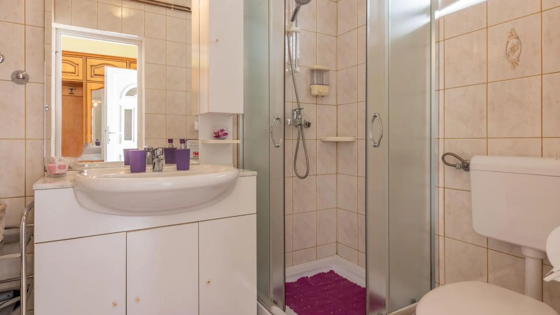 Villa Dajana, A Cozy Pet Friendly Villa Minutes From The Beach Juršići Horvátország