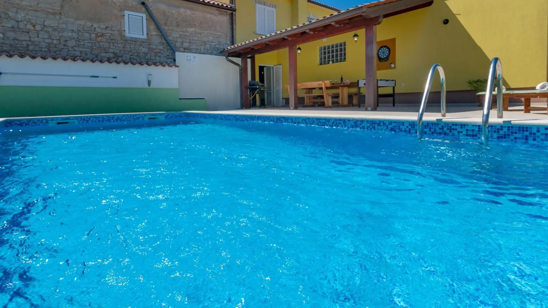Villa Dajana, A Cozy Pet Friendly Villa Minutes From The Beach Juršići 0*,