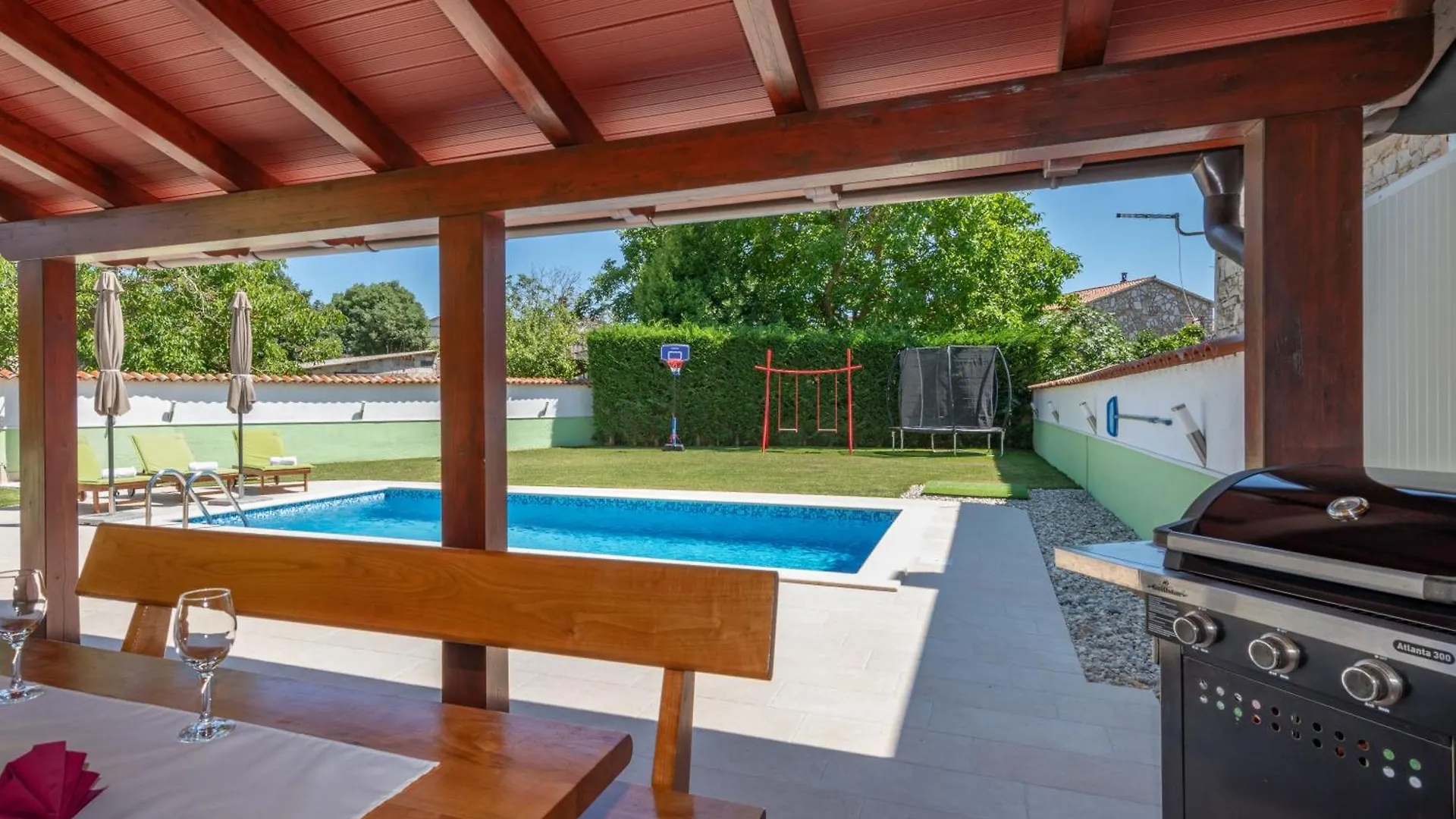 Nyaraló Villa Dajana, A Cozy Pet Friendly Villa Minutes From The Beach Juršići Horvátország